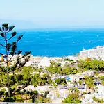 Ocean View Apartment, 公寓