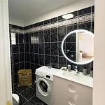 Ocean View Apartment, 公寓 阿德耶