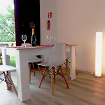 Ocean View Apartment, 公寓