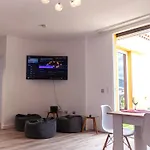 Ocean View Apartment, * 阿德耶