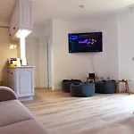 Ocean View Apartment, * 阿德耶