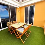 Ocean View Apartment, 公寓 阿德耶