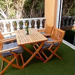 Ocean View Apartment, 阿德耶