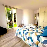 Ocean View Apartment, 阿德耶