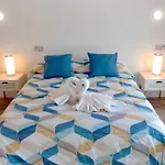 Ocean View Apartment, * 阿德耶