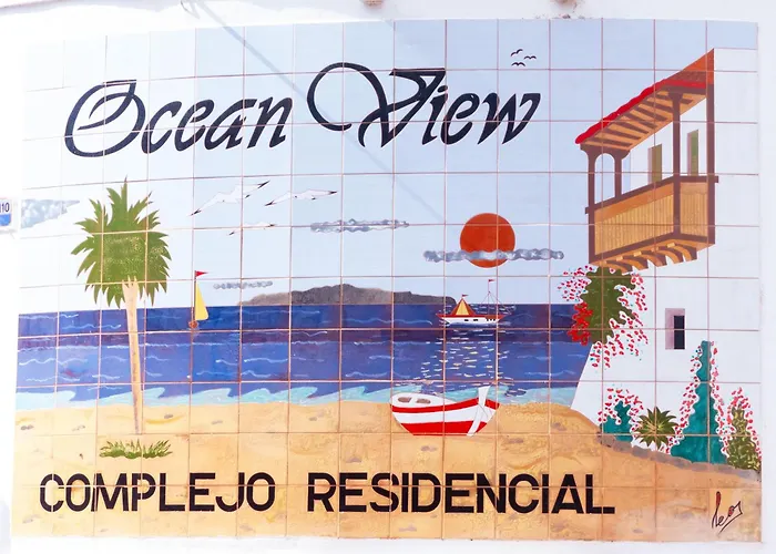 דירה Ocean View Apartment, אדחה