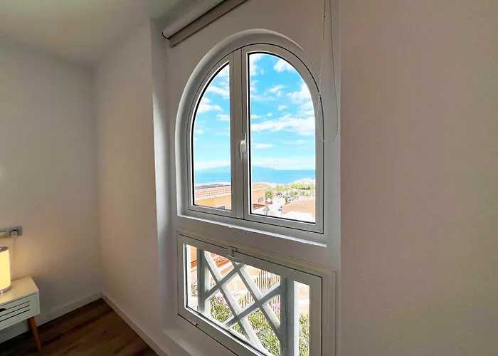 Ocean View Apartment, *