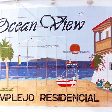 アパート Ocean View Apartment, アデヘ