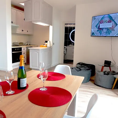 Ocean View Apartment, アパート