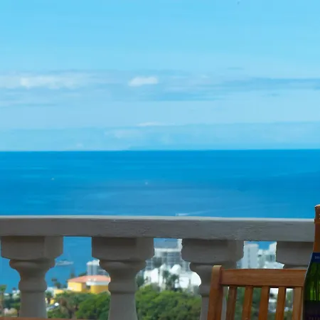 Ocean View Apartment, * 아데제