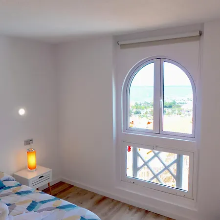 Ocean View Apartment, * 아데제